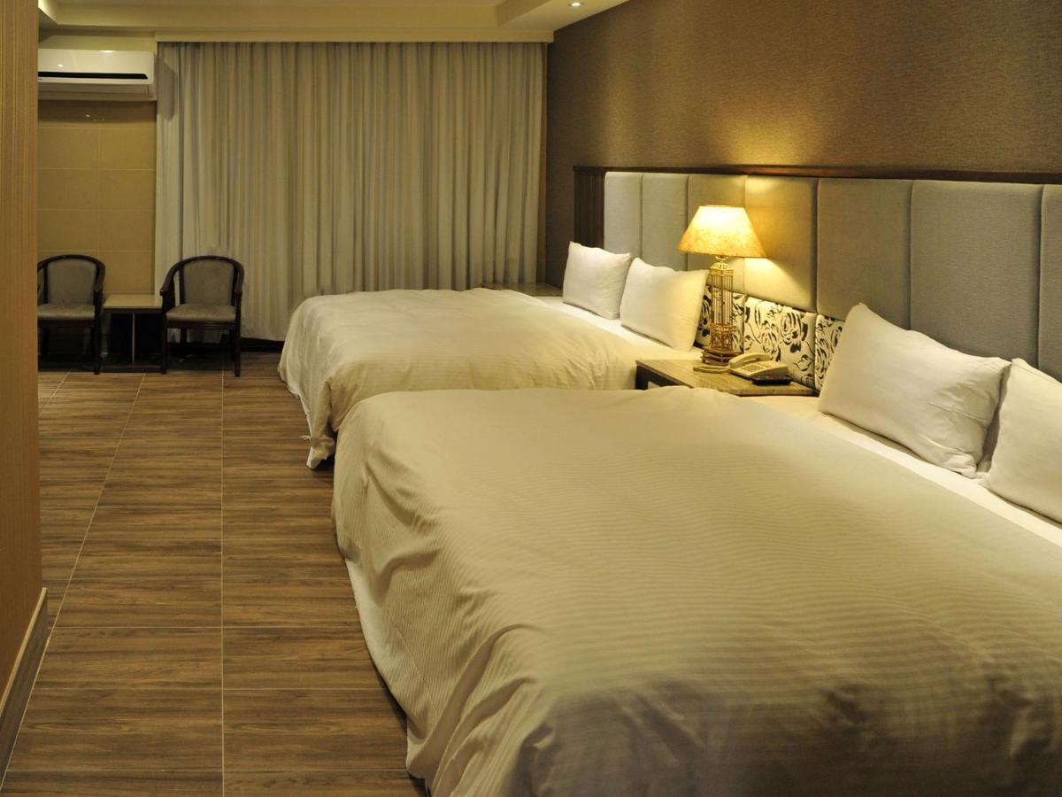 Maple Hotel Second Branch Tainan Exterior foto